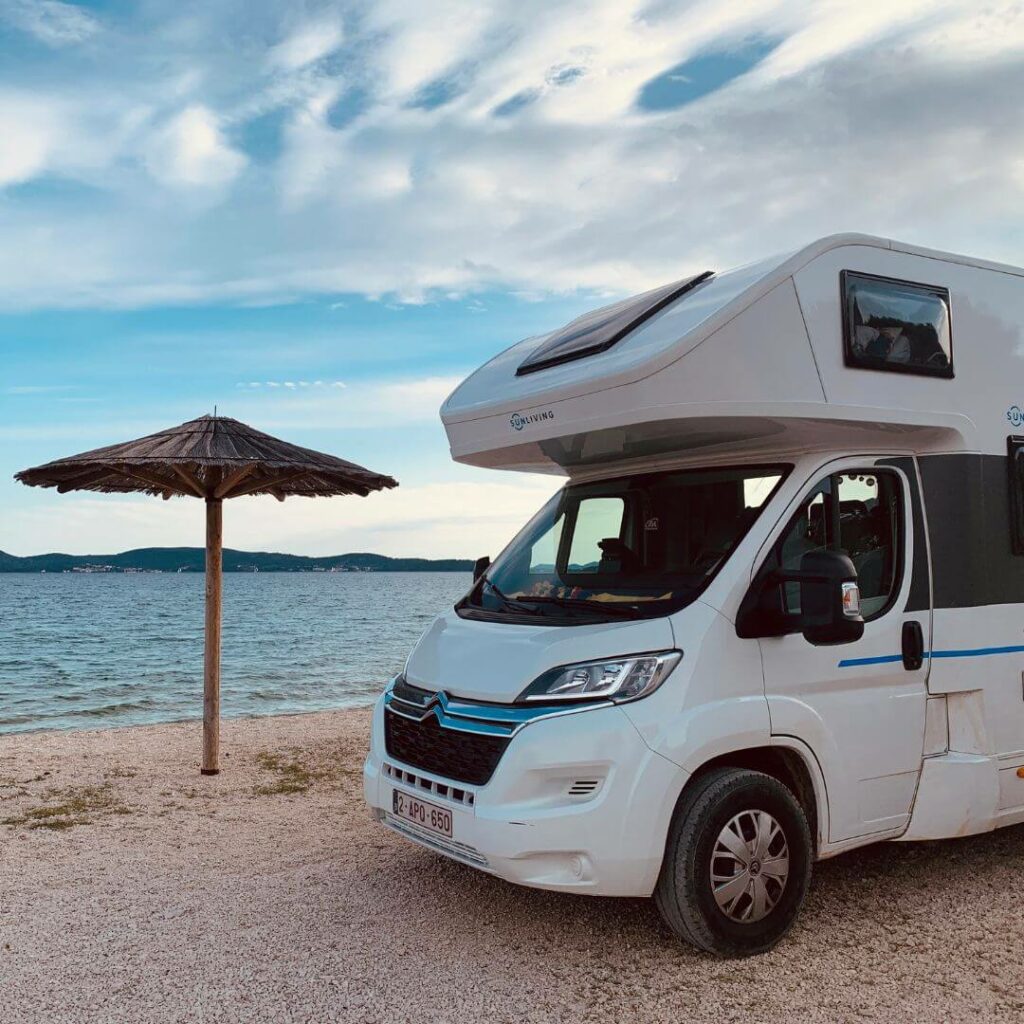 CROATIE CAMPING_CAR